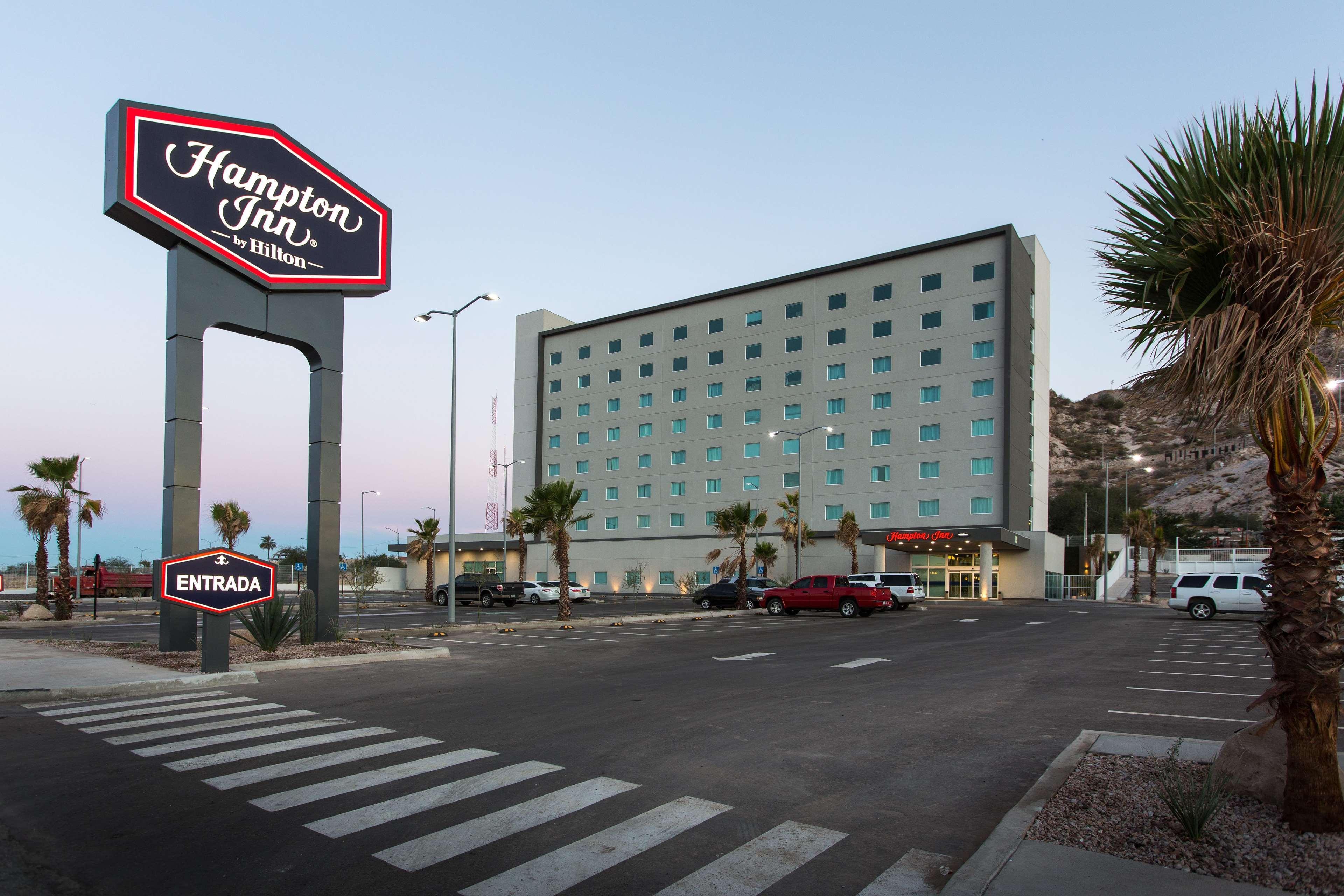 Hampton Inn By Hilton Hermosillo Buitenkant foto