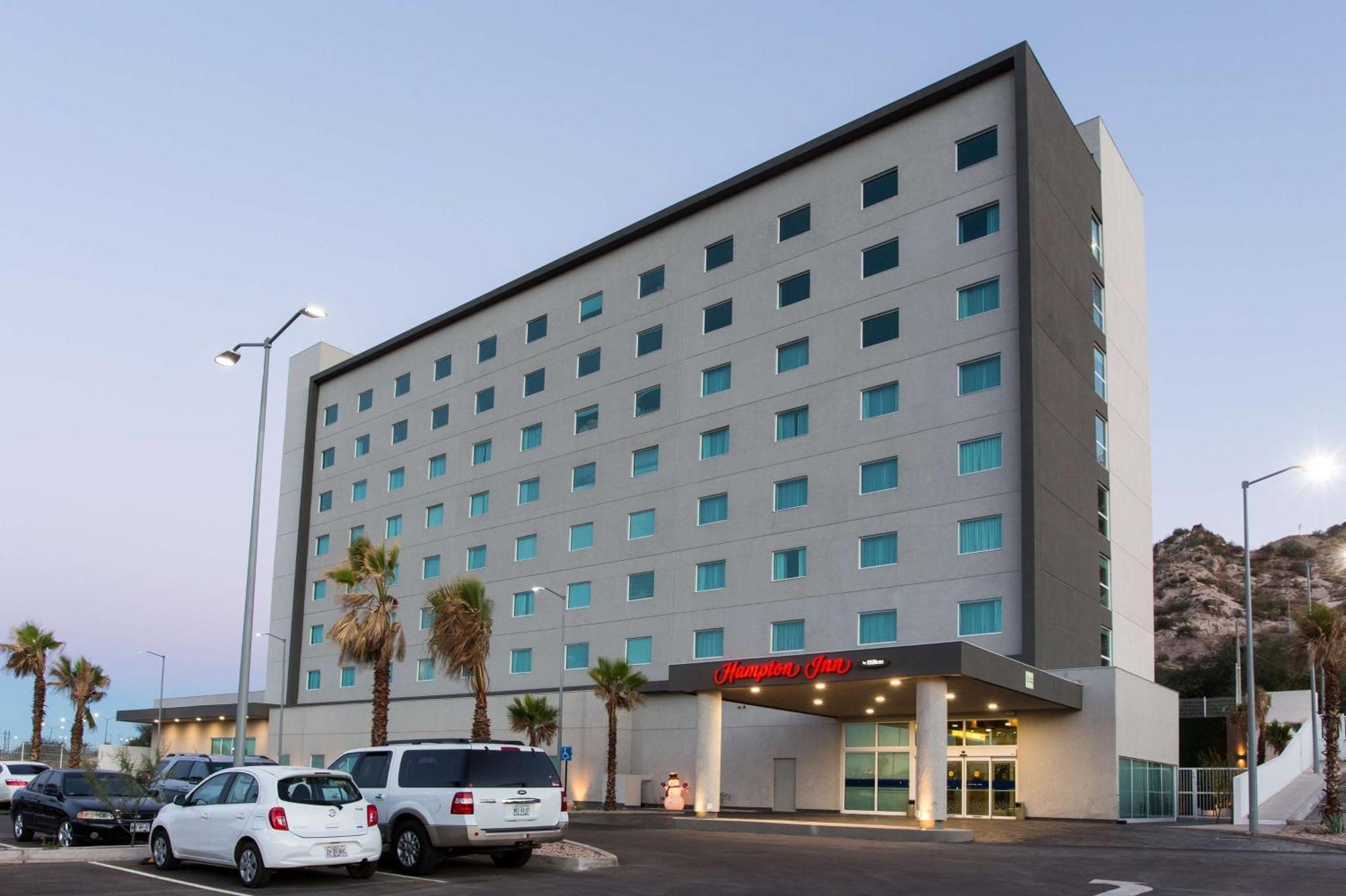 Hampton Inn By Hilton Hermosillo Buitenkant foto